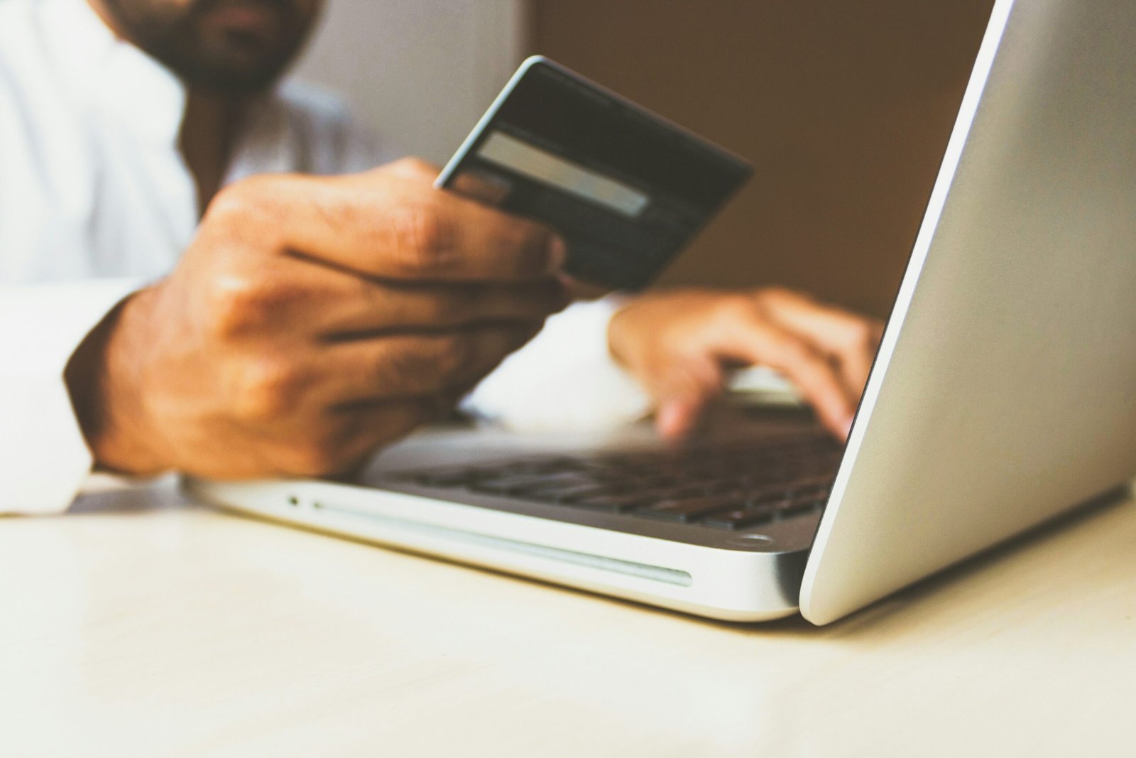 Shoppen von überall: Der Komfort des Online-Einkaufs